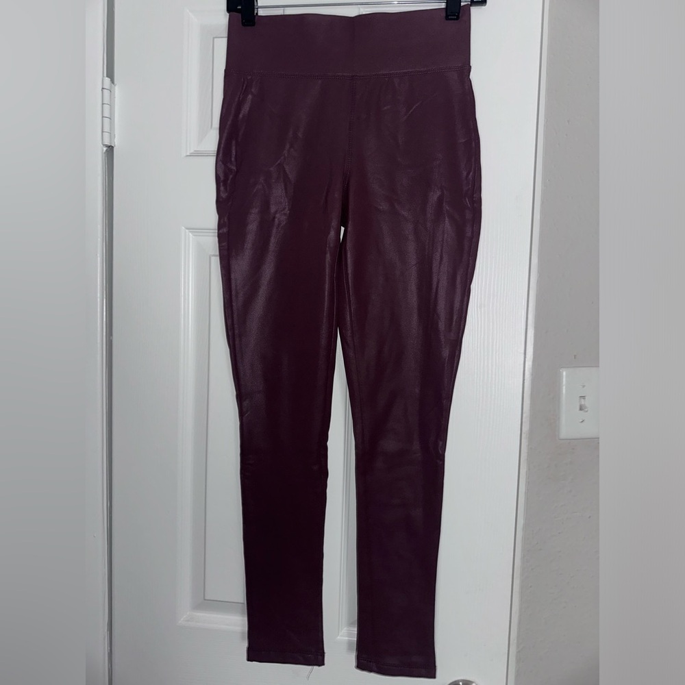 Maroon winter tights Faux leather, interior lined fleeced